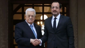 Güney Kıbrıs'ta kritik diplomasi: Abbas ve Hristodulidis masaya oturdu